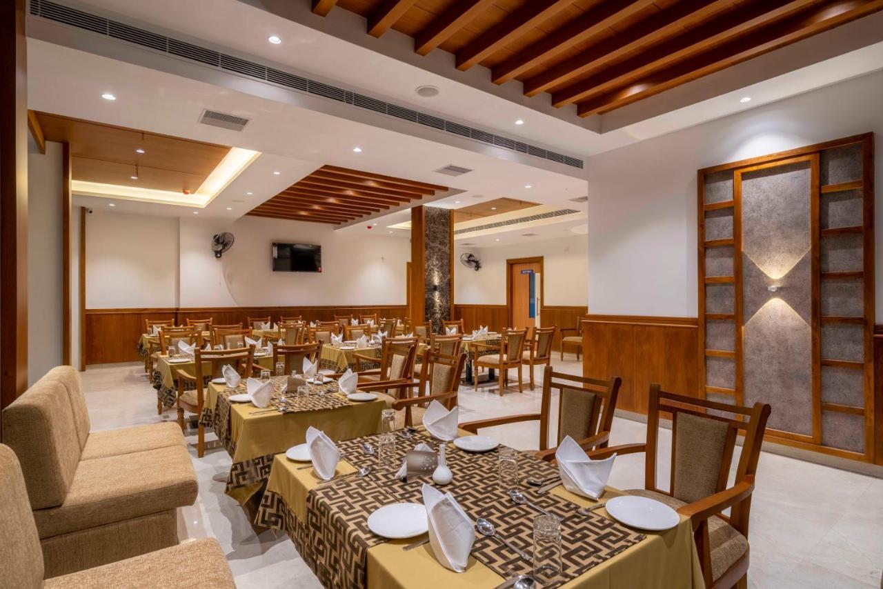 Hotel Panoramic Kochi Exterior photo