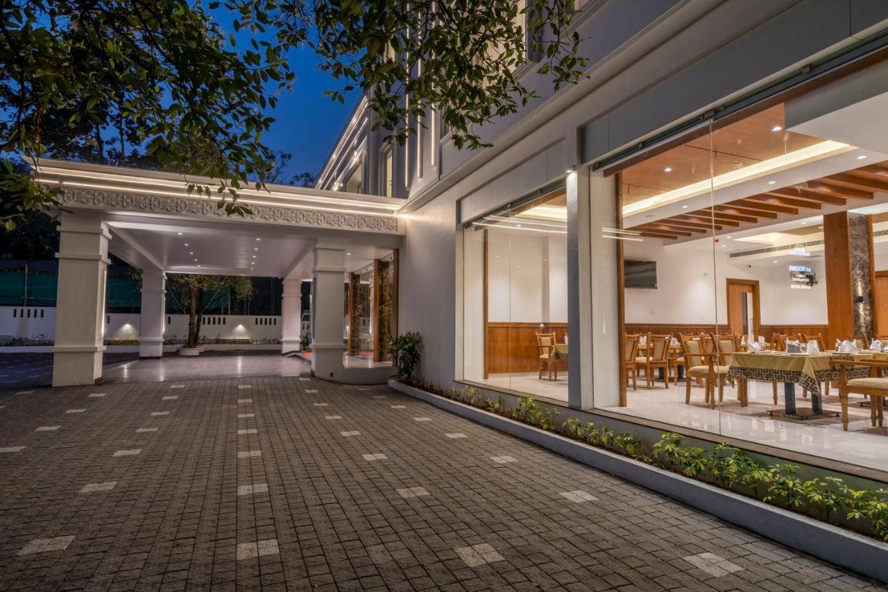 Hotel Panoramic Kochi Exterior photo